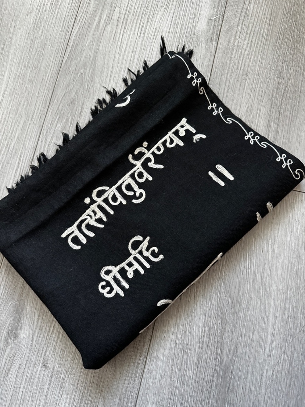 VINTAGE INDIA Large Pashmina Black Shawl White Hindi Gayatri Mantra  Embroidery